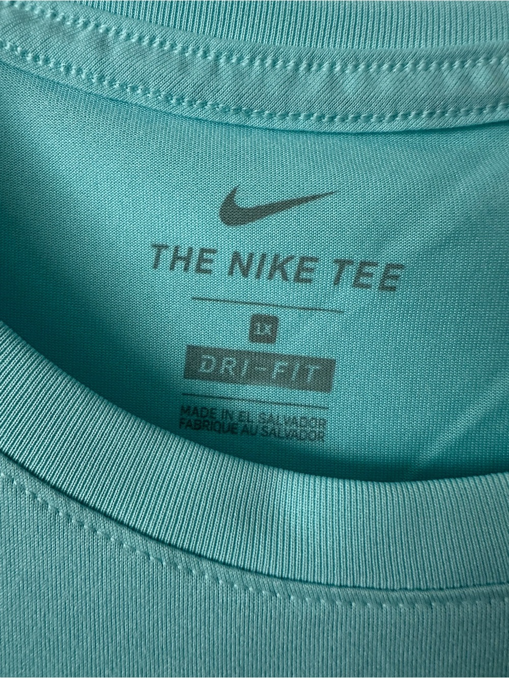4 Nike woman’s Dri-FIT Short Sleeve Tee - Picture 10 of 16